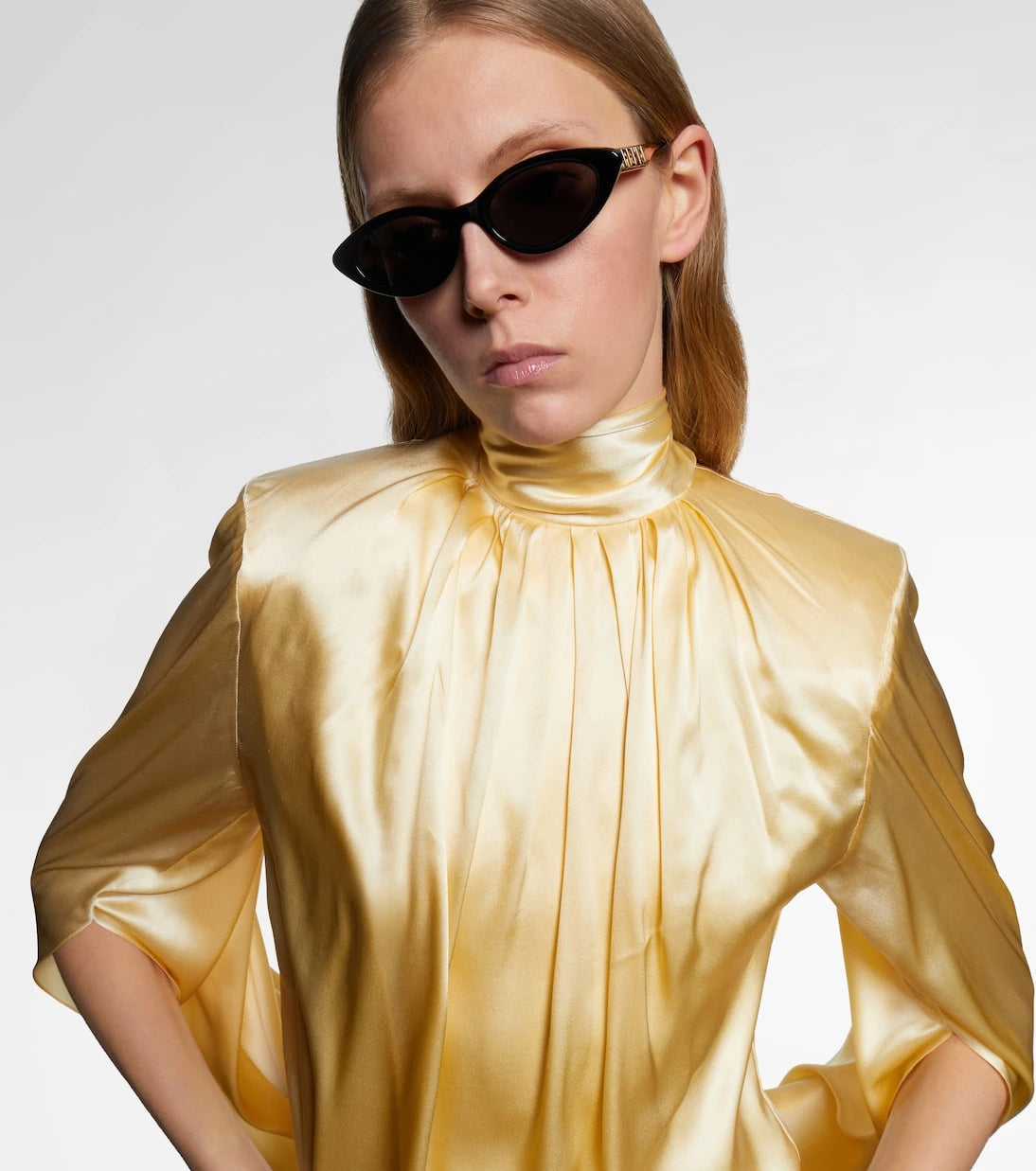 Fendi - Fendigraphy cat-eye sunglasses