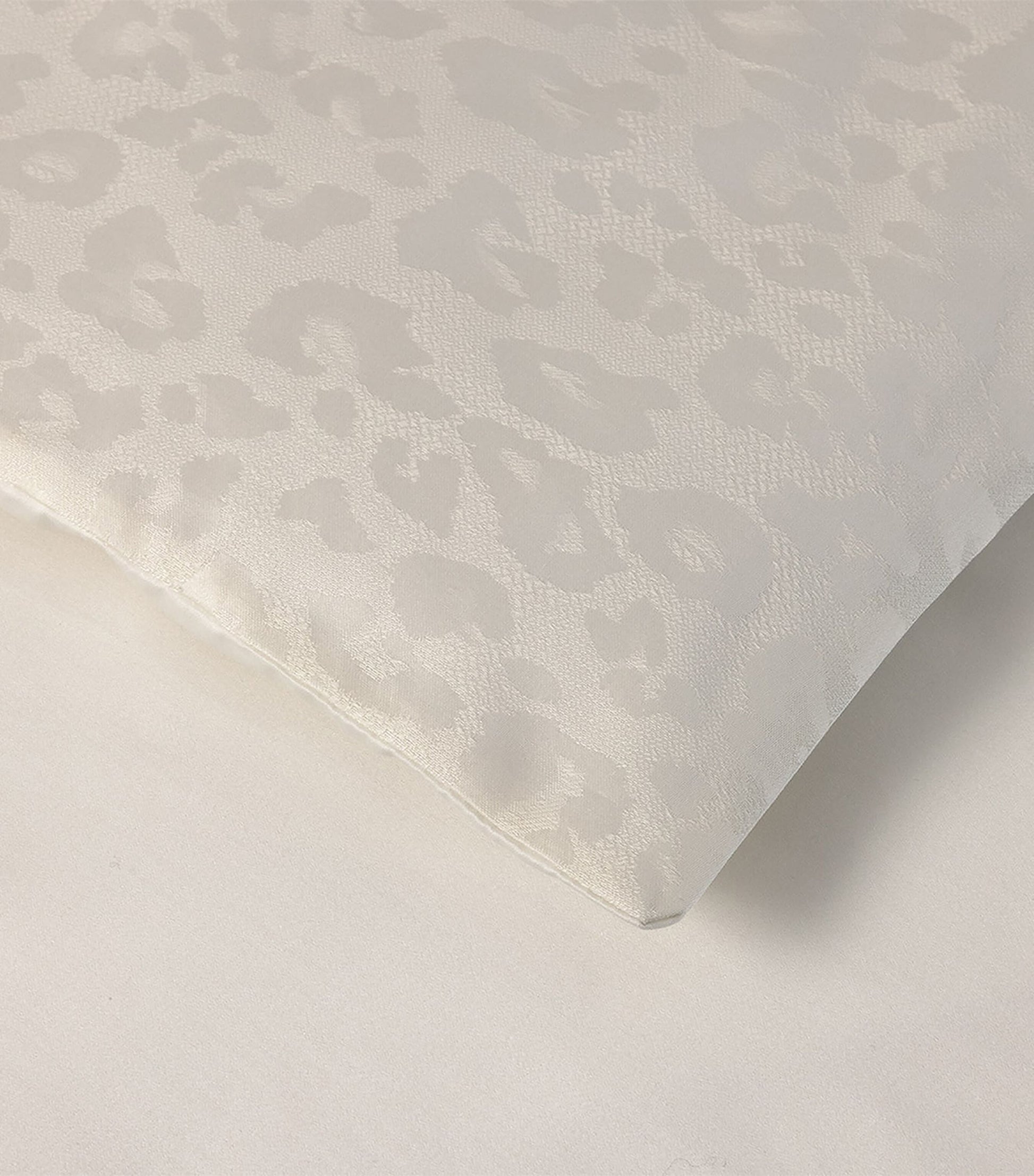 Yves Delorme Leopard Super King Duvet Cover (260cm x 220cm)