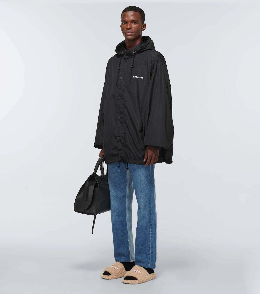 Balenciaga - شرائح حملة سياسية