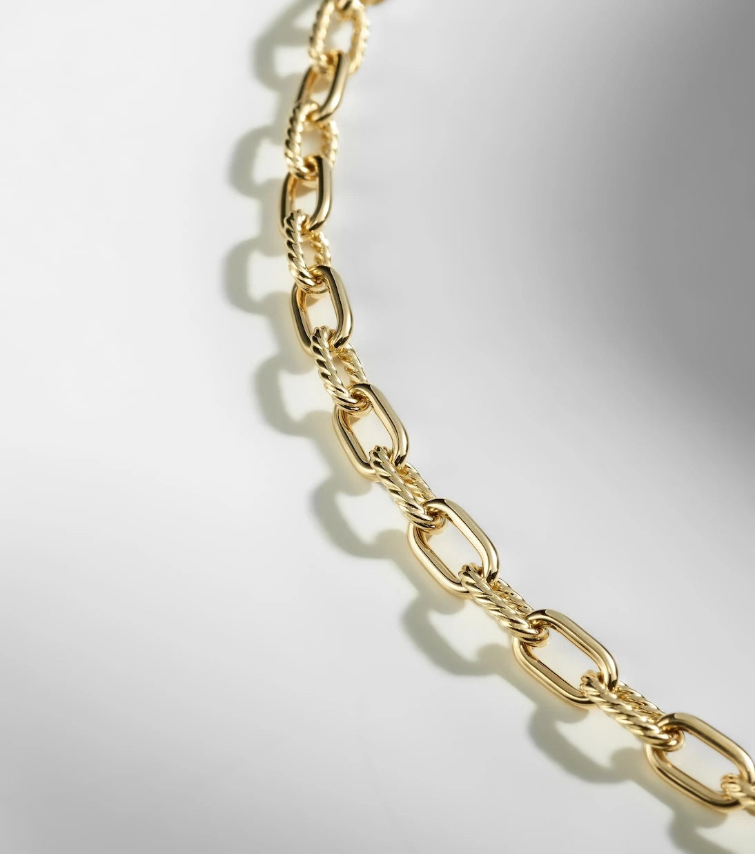 David Yurman - سوار DY Madison® من الذهب عيار 18 قيراط