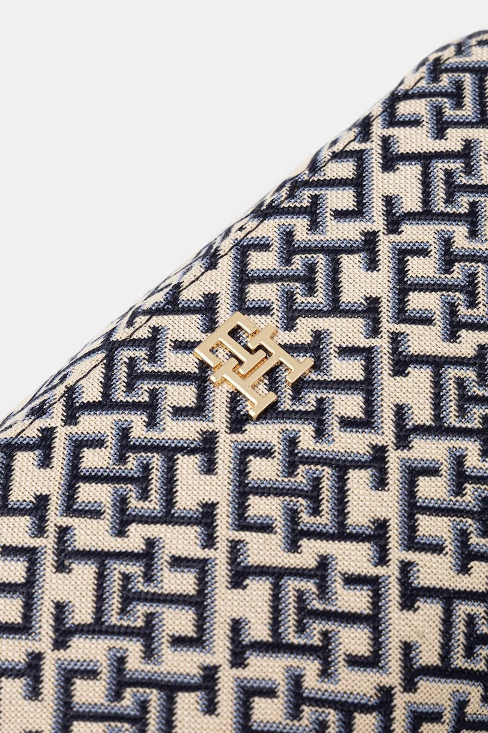 Tommy Hilfiger kadın crossbody çanta