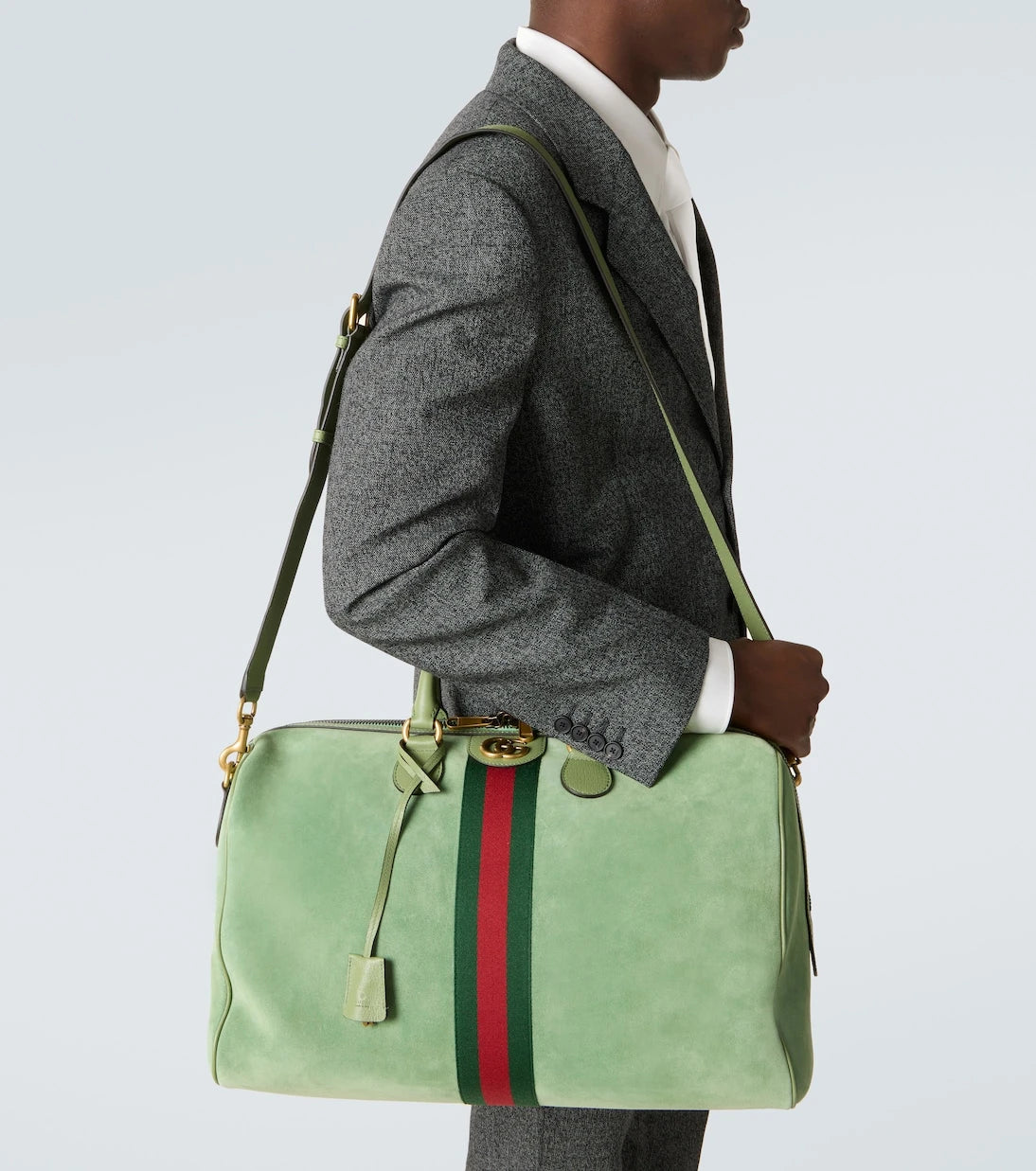Gucci - حقيبة غوتشي سافوي دافل متوسطة من جلد الشمواه
