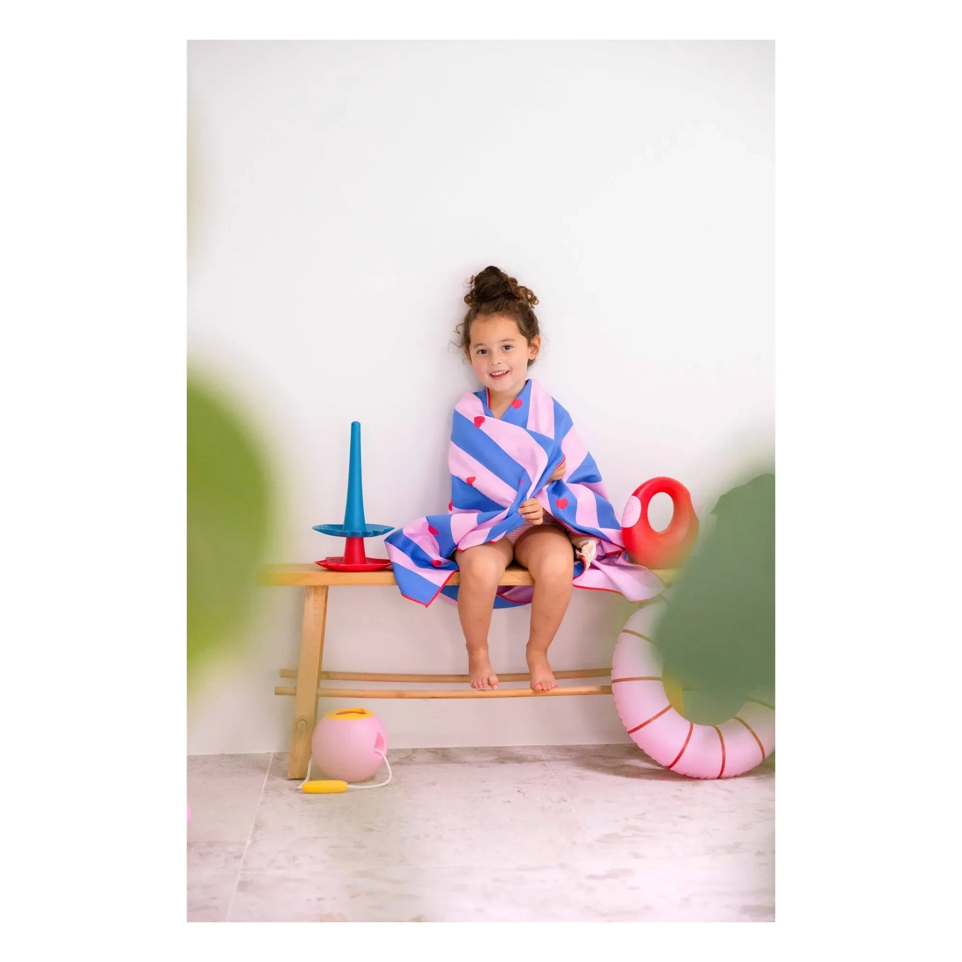 Quut - Phare Cœurs microfiber beach towel | Pink