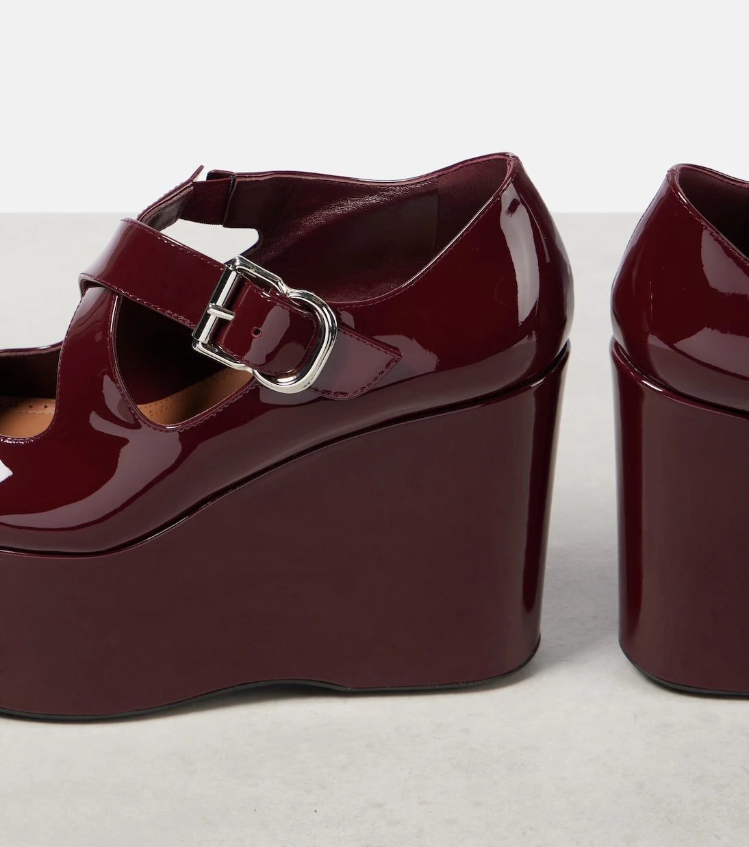 Alaïa - Criss Cross patent leather wedges