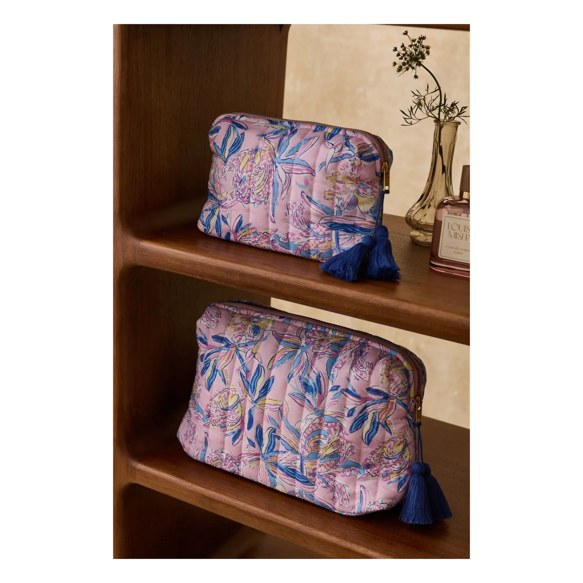 Louise Misha - Teiki toiletry bag | Light blue