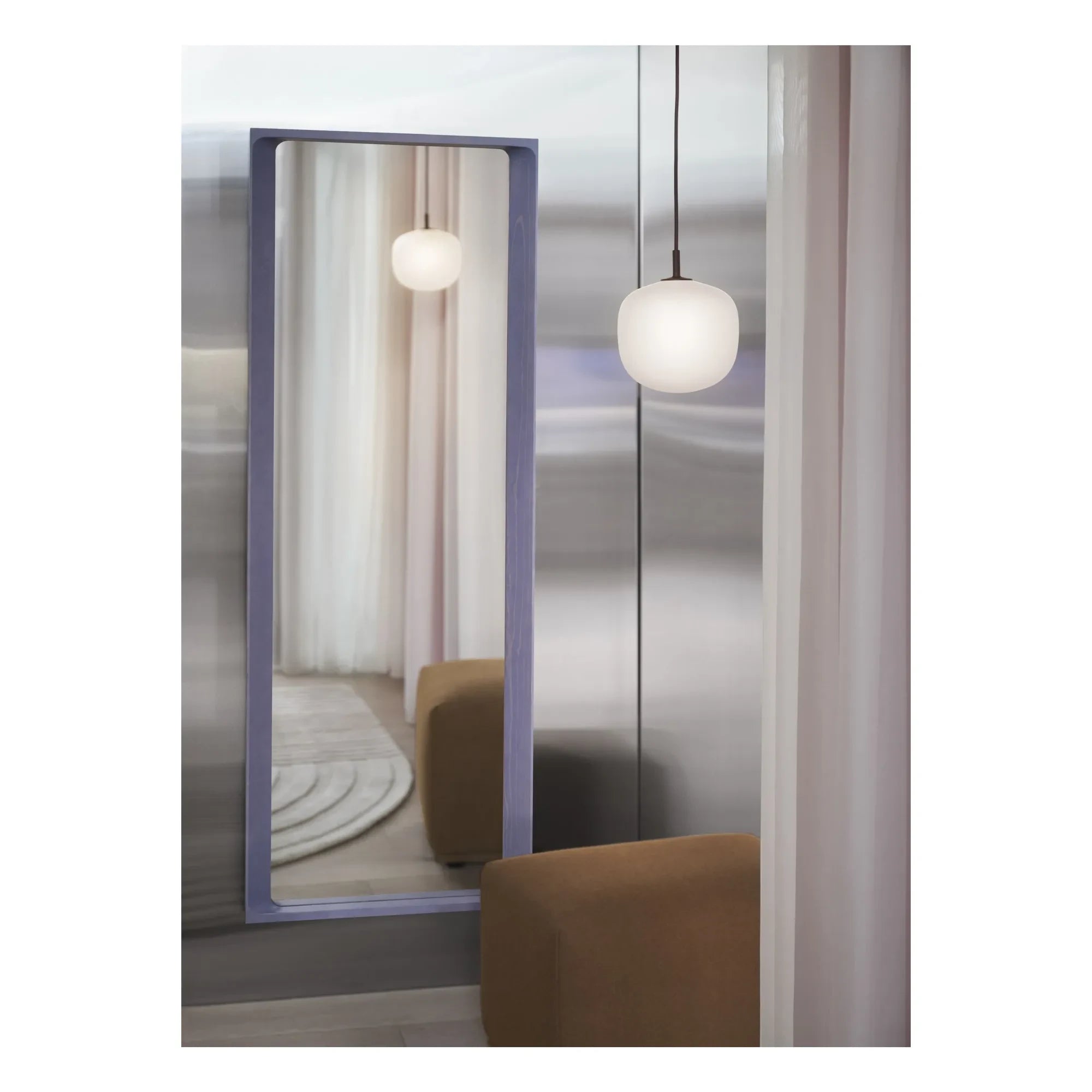 Muuto - Arced mirror, Rhys Copper | Lilac