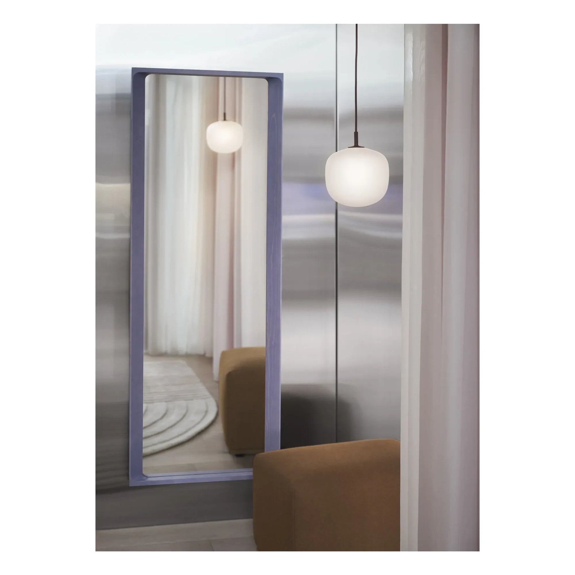 Muuto - Arced mirror, Rhys Copper | Lilac