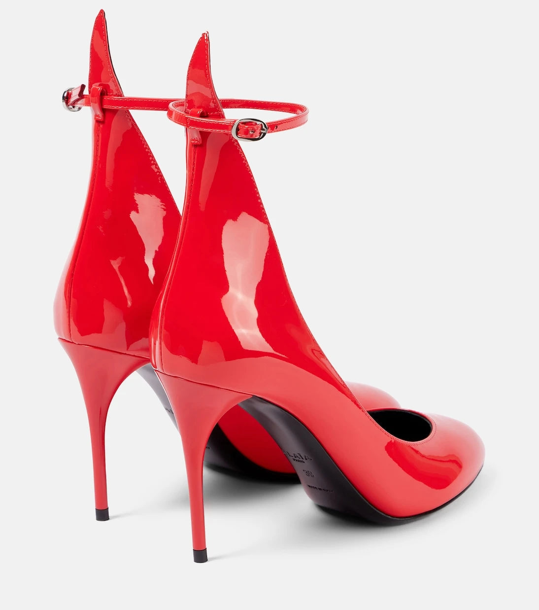 Alaïa - Decollete patent leather pumps