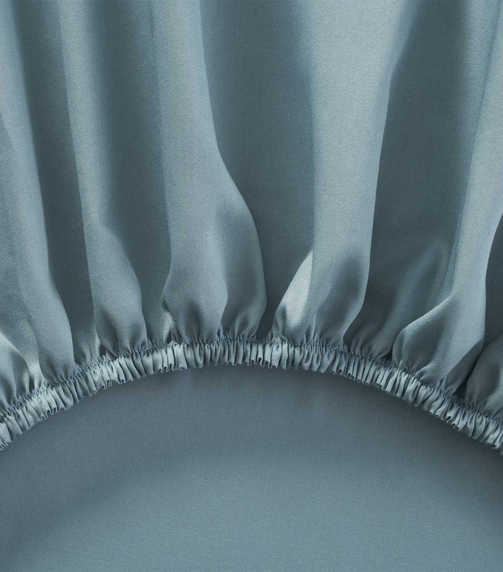 Triomphe King Fitted Sheet (150cm x 200cm)