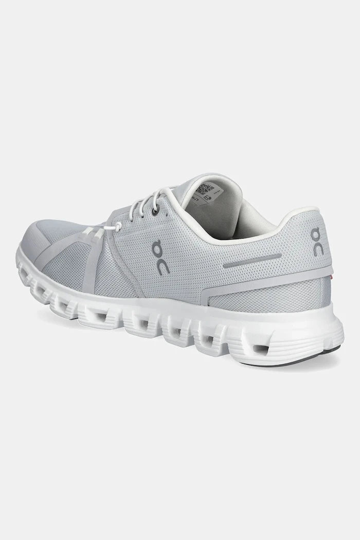 On CLOUD 6 Sneaker