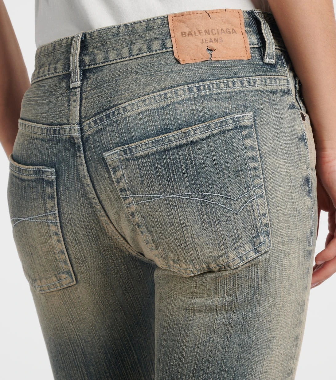 Balenciaga - Low-rise capri jeans