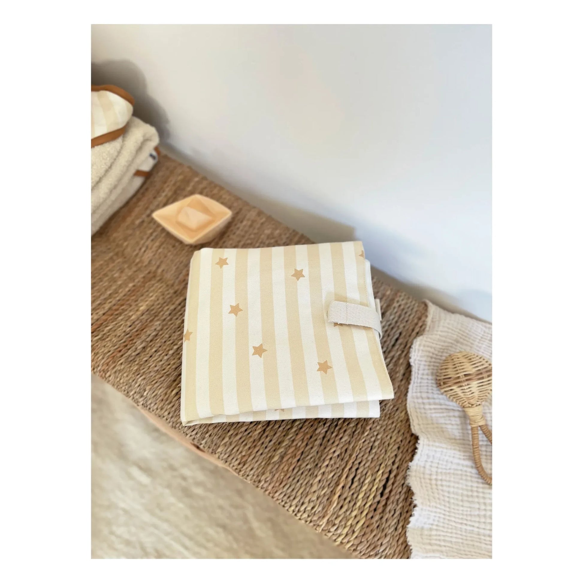 Milinane - Adam travel changing mat | Pale yellow