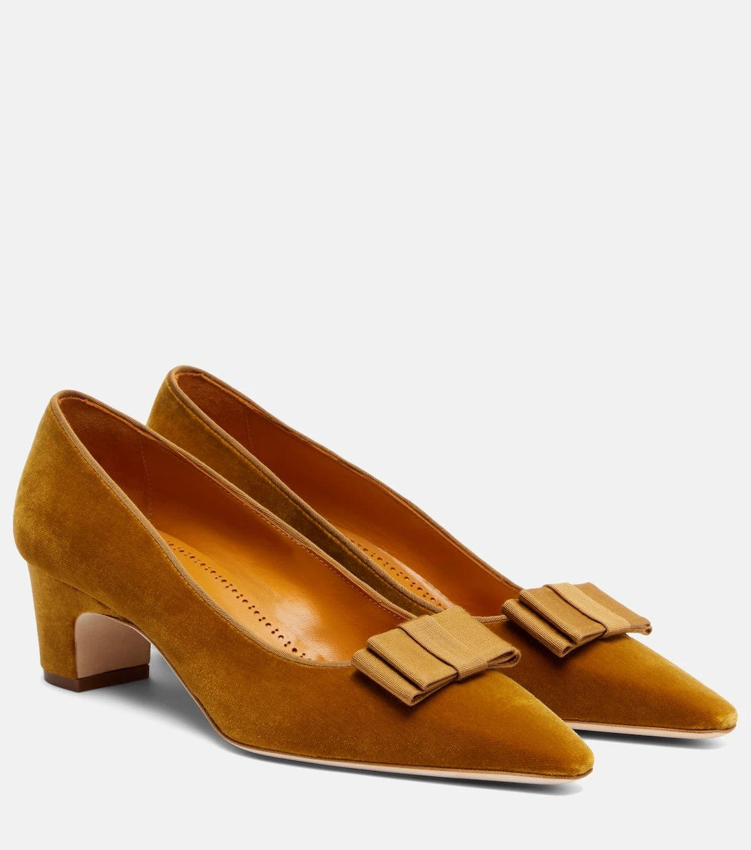 Manolo Blahnik - Reador 50 velvet pumps