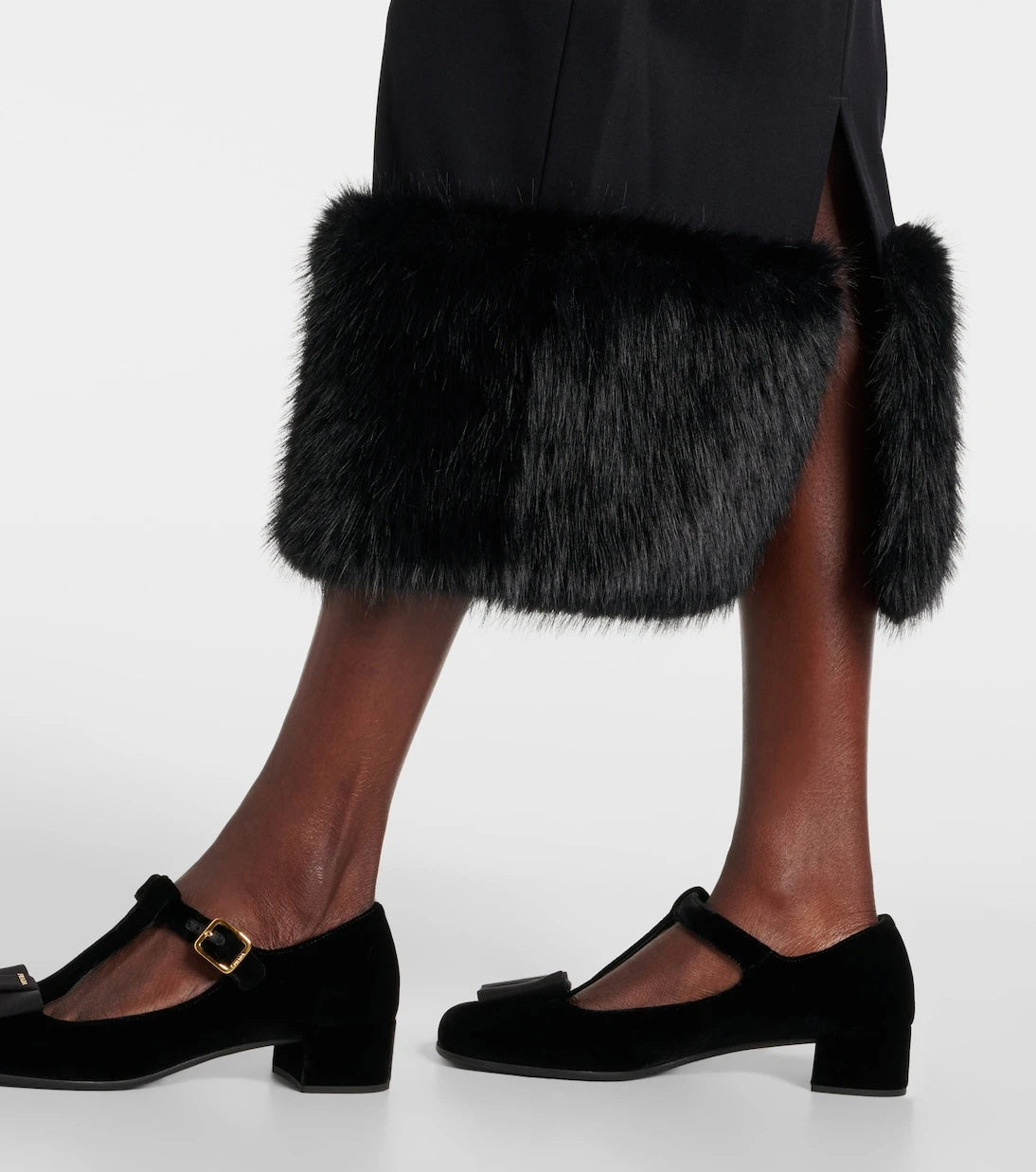 Prada - فستان ميدي مزين بفرو الشيرلنغ الصناعي