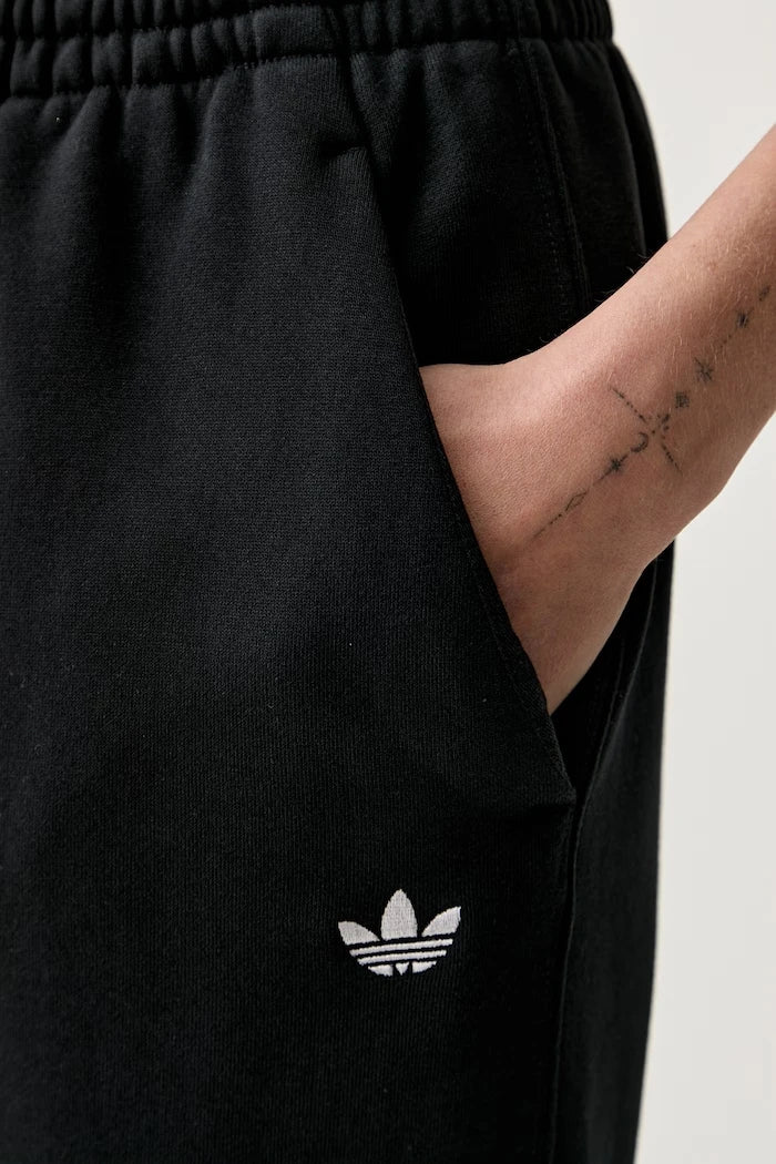 adidas Originals pamuklu kadın Essentials spor pantolonu