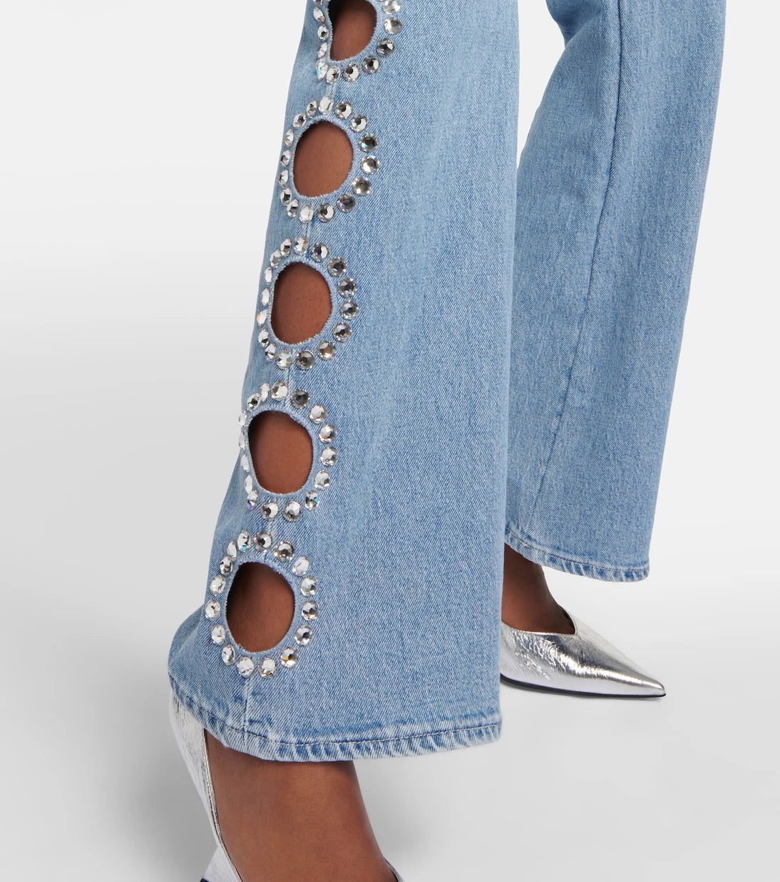 7 For All Mankind - جينز بقصة بوت كات واسعة مزين بالترتر