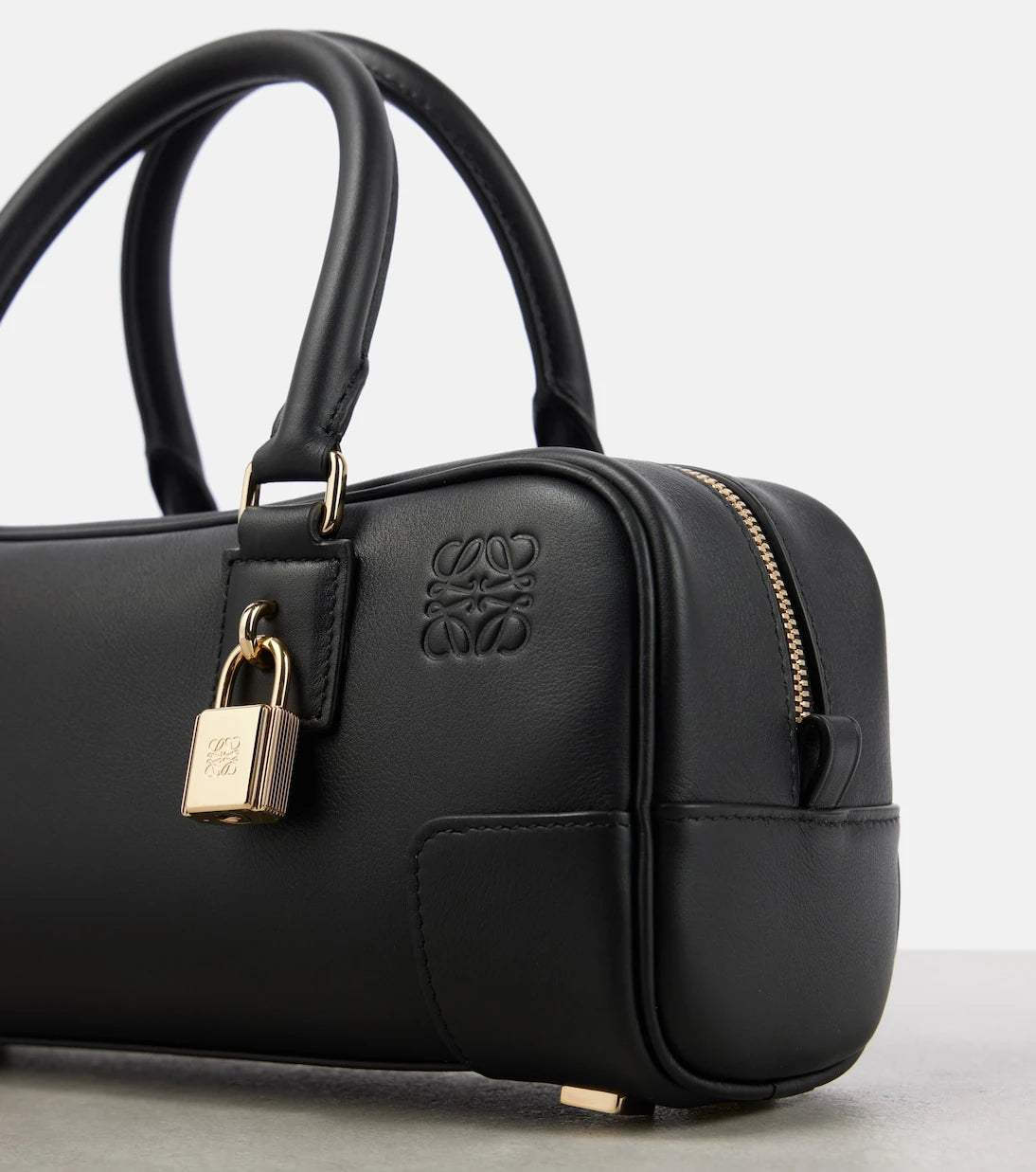 Loewe - حقيبة يد أمازونا 23 جلدية