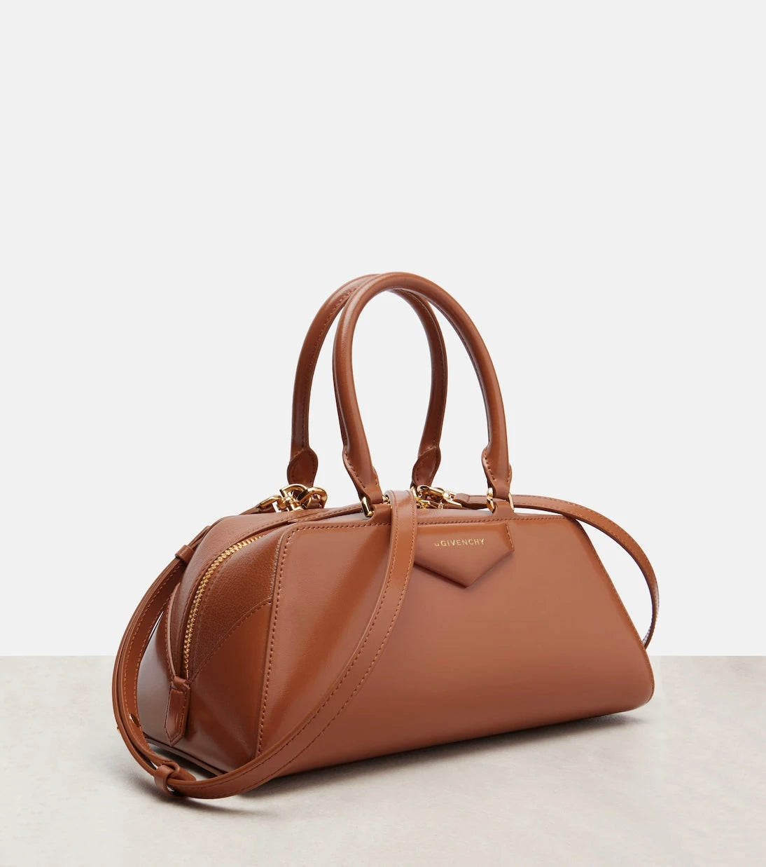 Givenchy - Antigona Small leather shoulder bag