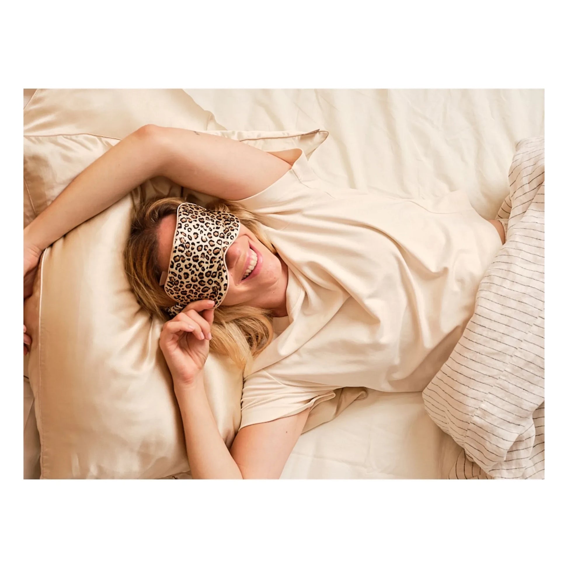 Emily's Pillow - Leopard print silk sleep mask