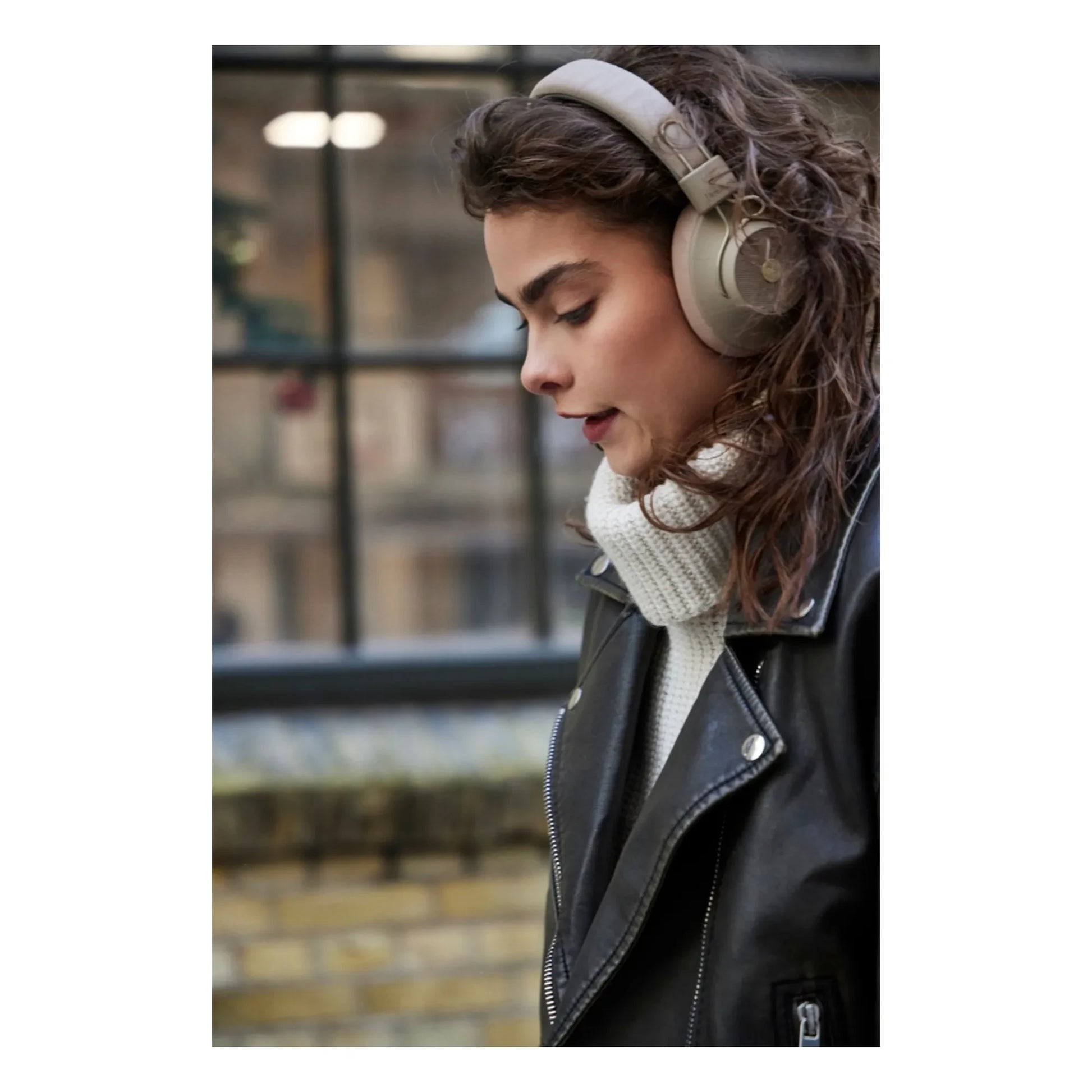 Kreafunk - aBEAT Qi Bluetooth headset | Sand