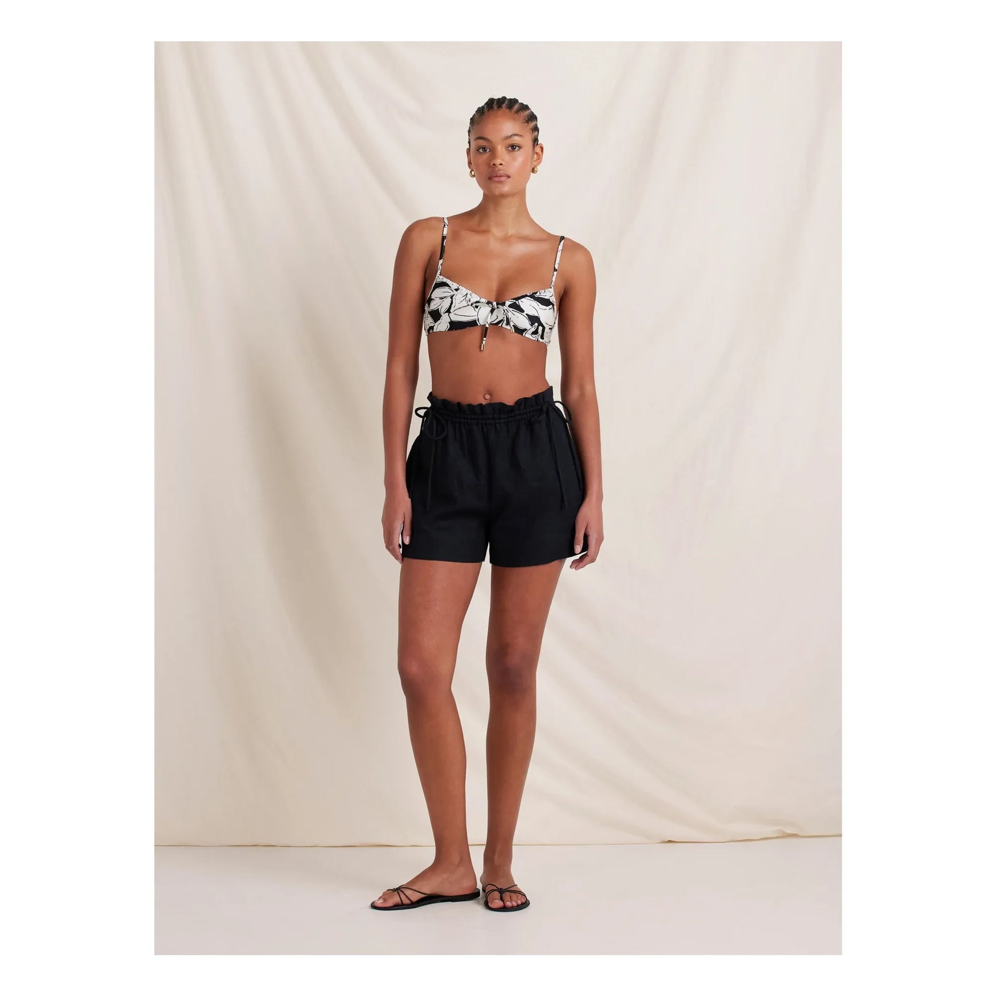 Peony - Weekend Linen Shorts | Black