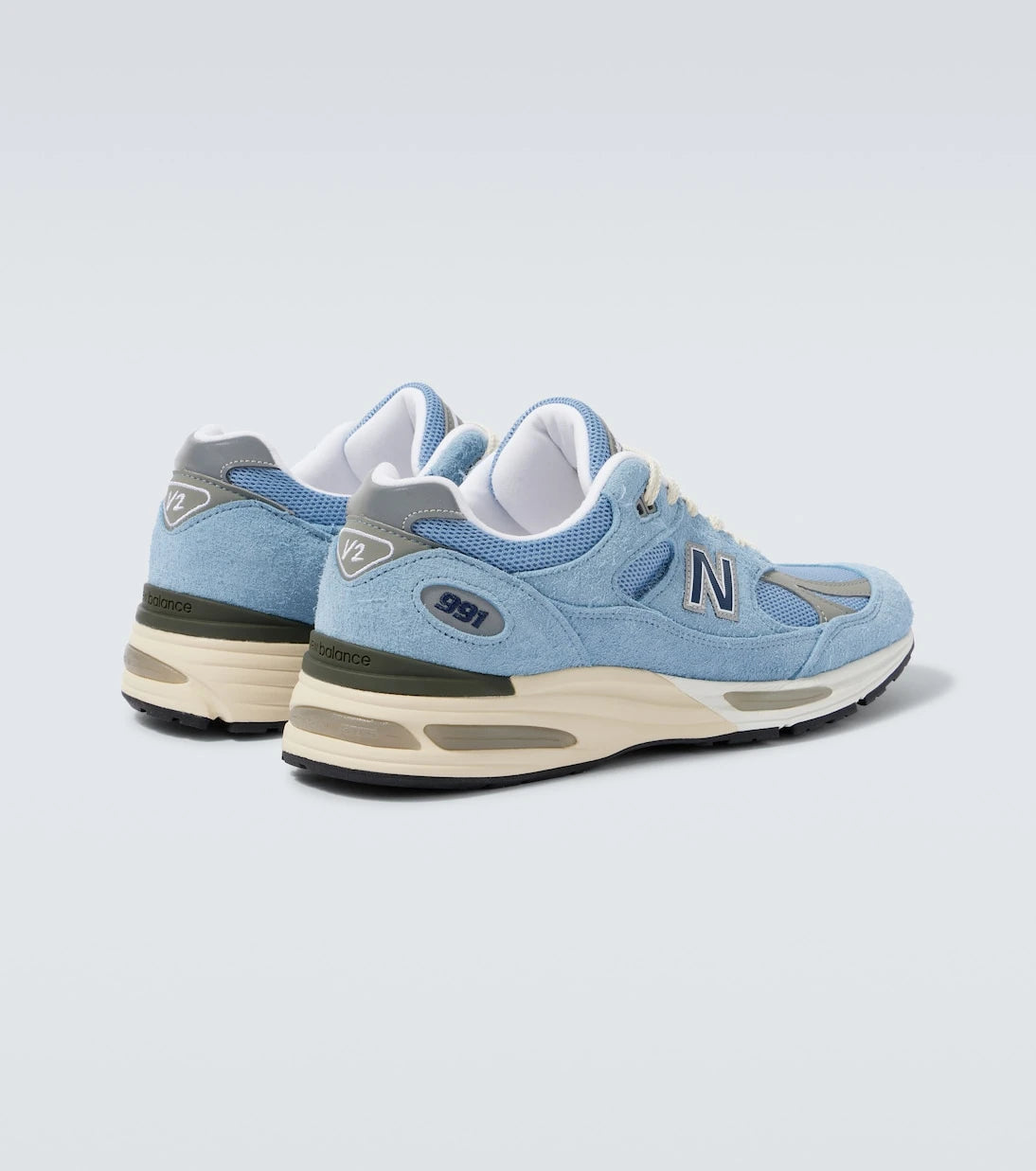 New Balance - حذاء سنيكرز 991v2 من الشامواه
