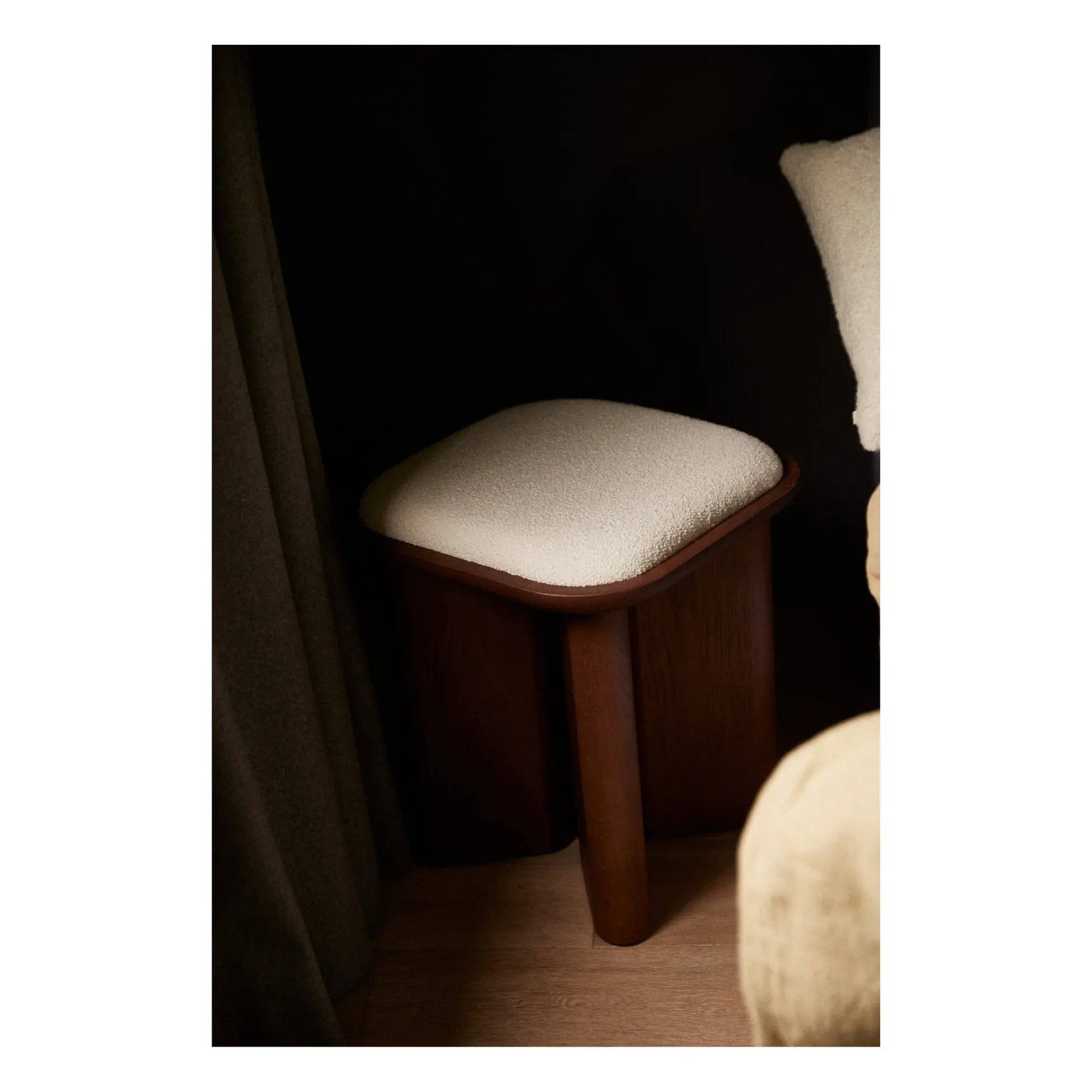 Gabrielle Paris - Lazarus pouffe  | Walnut