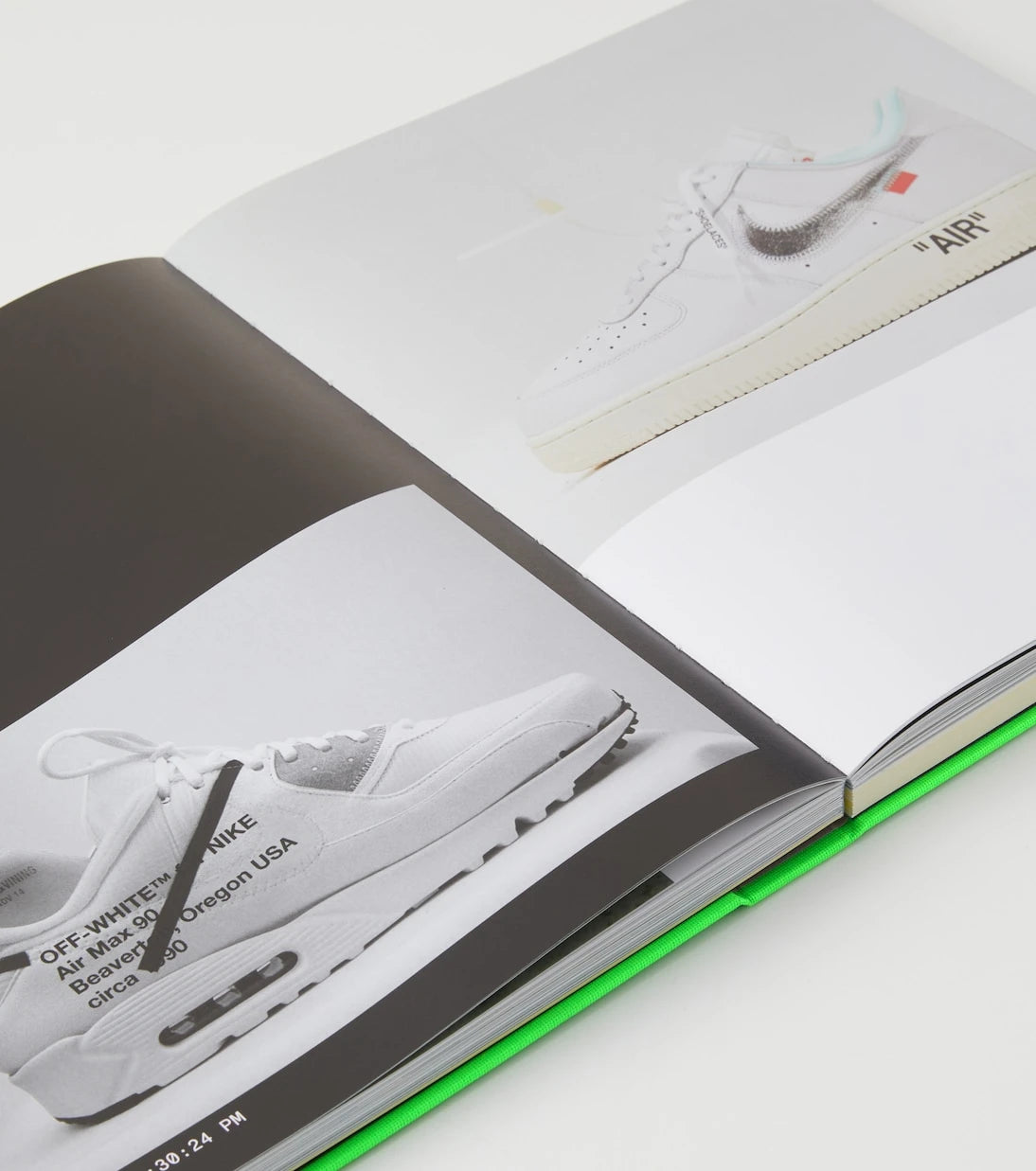 Taschen - فيرجيل أبلوه. نايكي. كتاب أيقونات