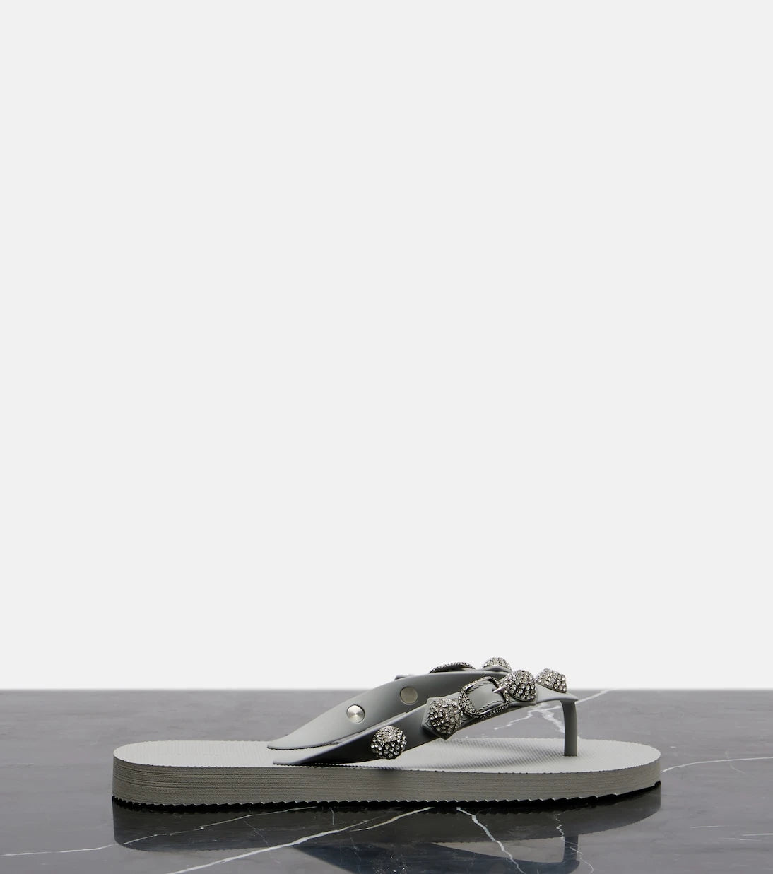 Balenciaga - صندل ثونغ كاغول مزين