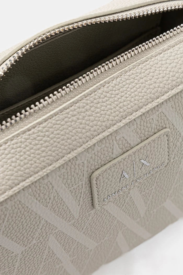 Armani Exchange ayarlanabilir askılı kadın çantası
