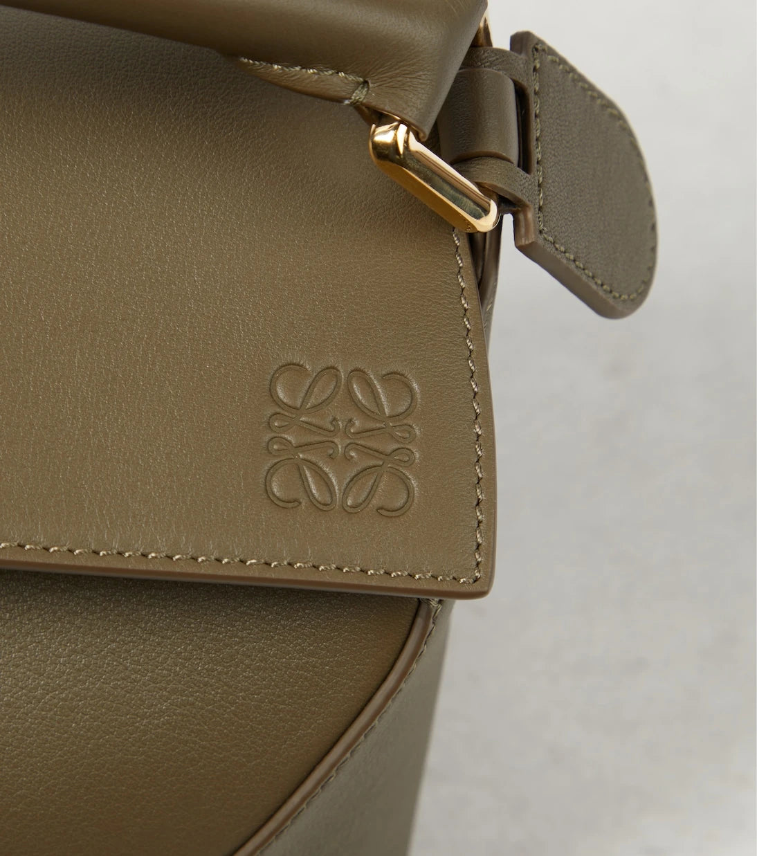 Loewe - حقيبة توت جلد صغيرة Puzzle Edge
