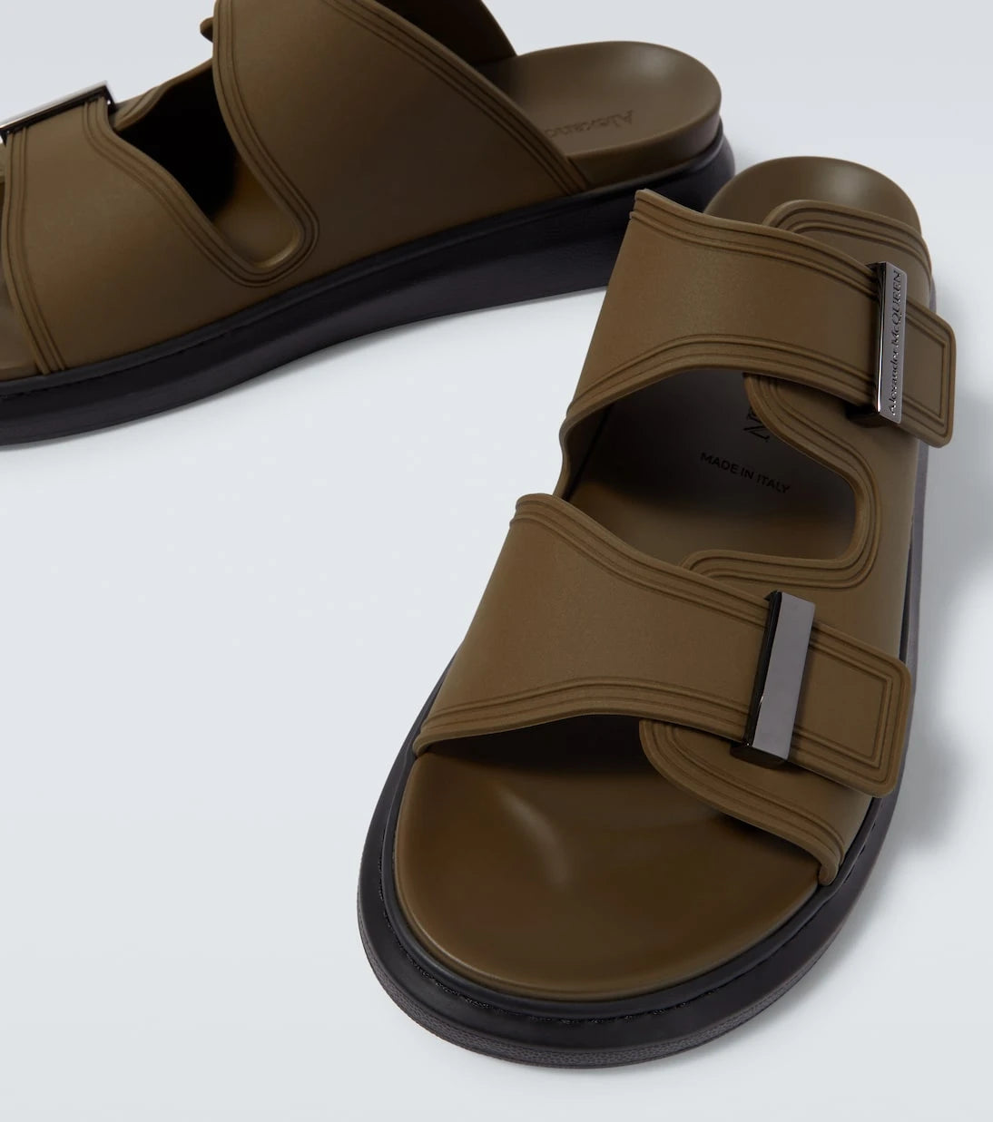 McQueen - Hybrid slides