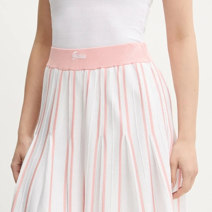 Пола Guess