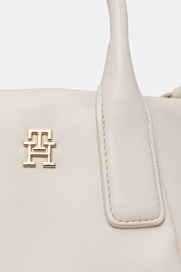 Tommy Hilfiger ayarlanabilir askılı, kadınsı suni deri çanta