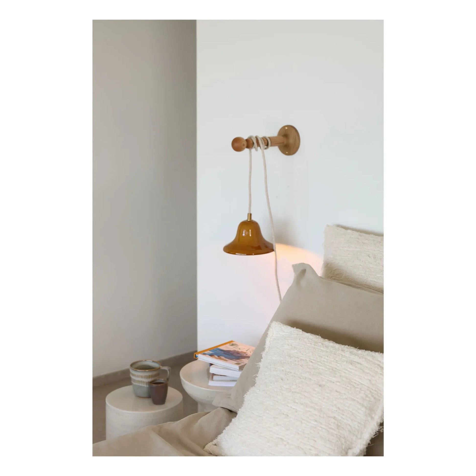Masamé - Gigaro hand lamp | Honey