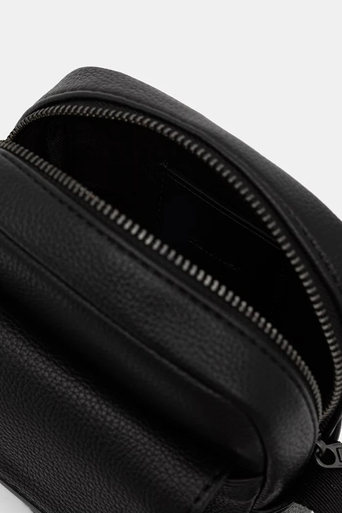 Calvin Klein erkek suni deri omuz çantası
