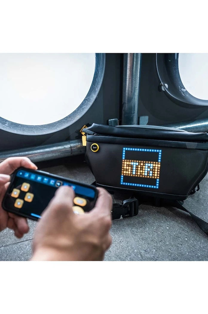 Divoom Pixoo Sling Bag pixel art ekranlı bel çantası