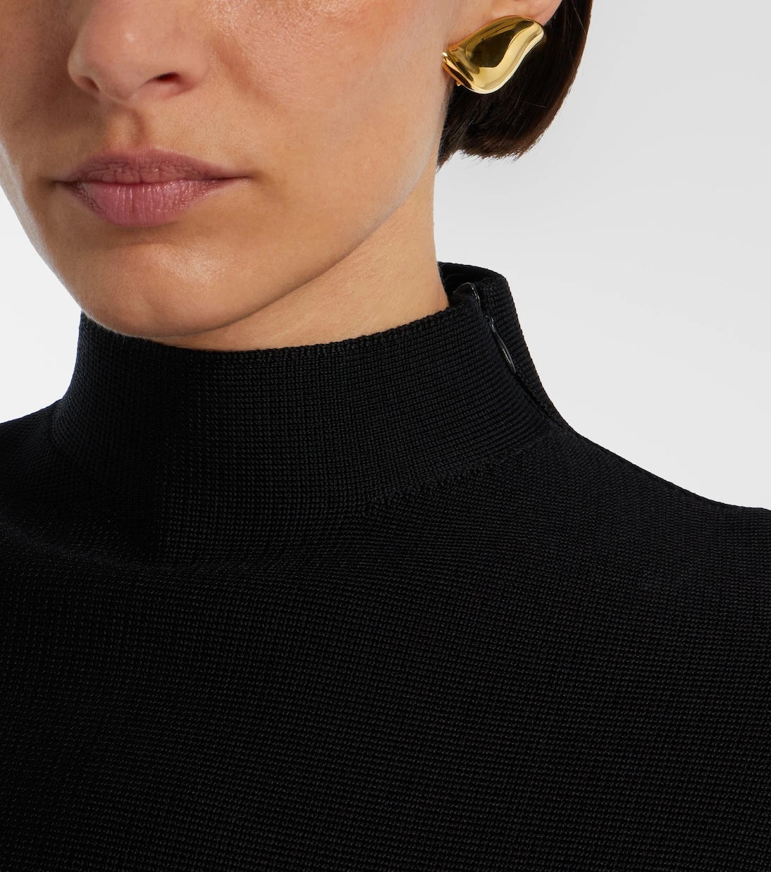 Khaite - Leaf clip-on earrings