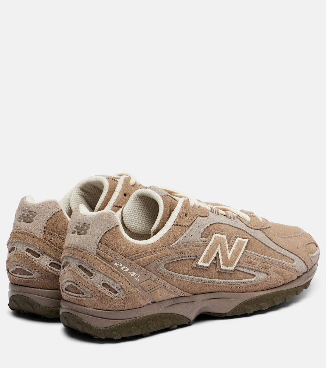 New Balance - حذاء رياضي من الجلد السويدي 204L
