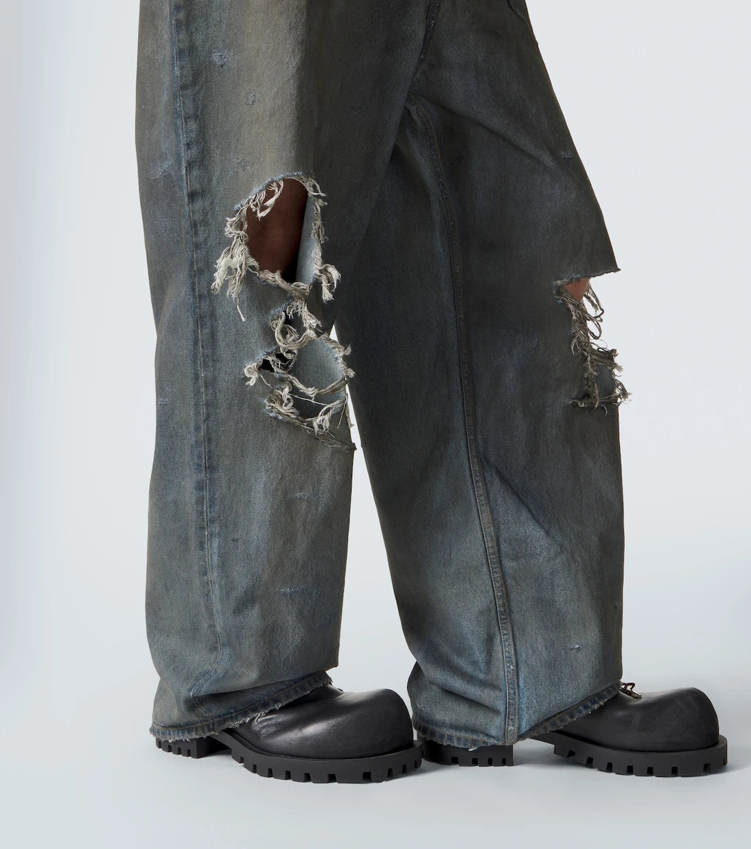 Balenciaga - Distressed jeans