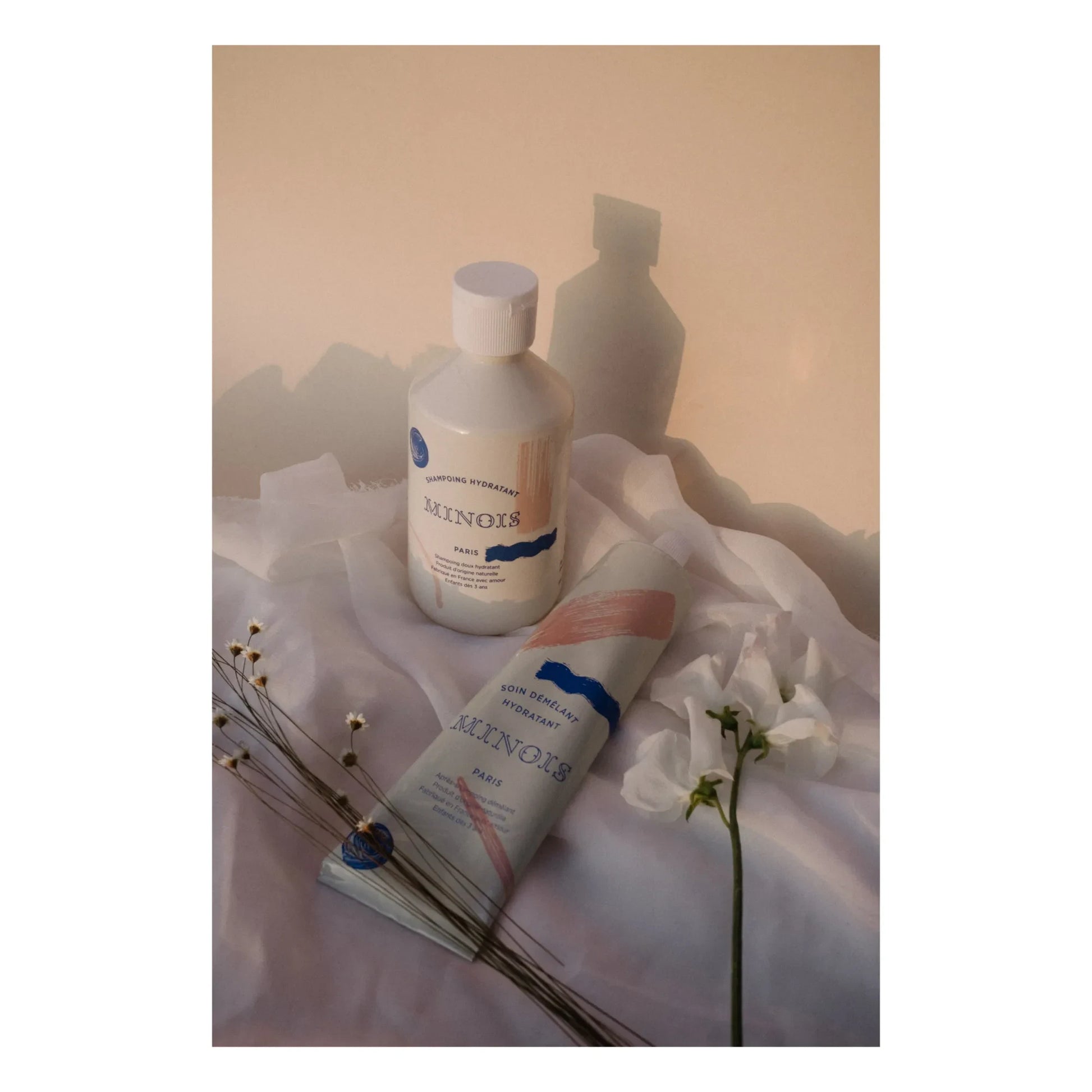 Minois - Moisturizing Shampoo - 300 ml