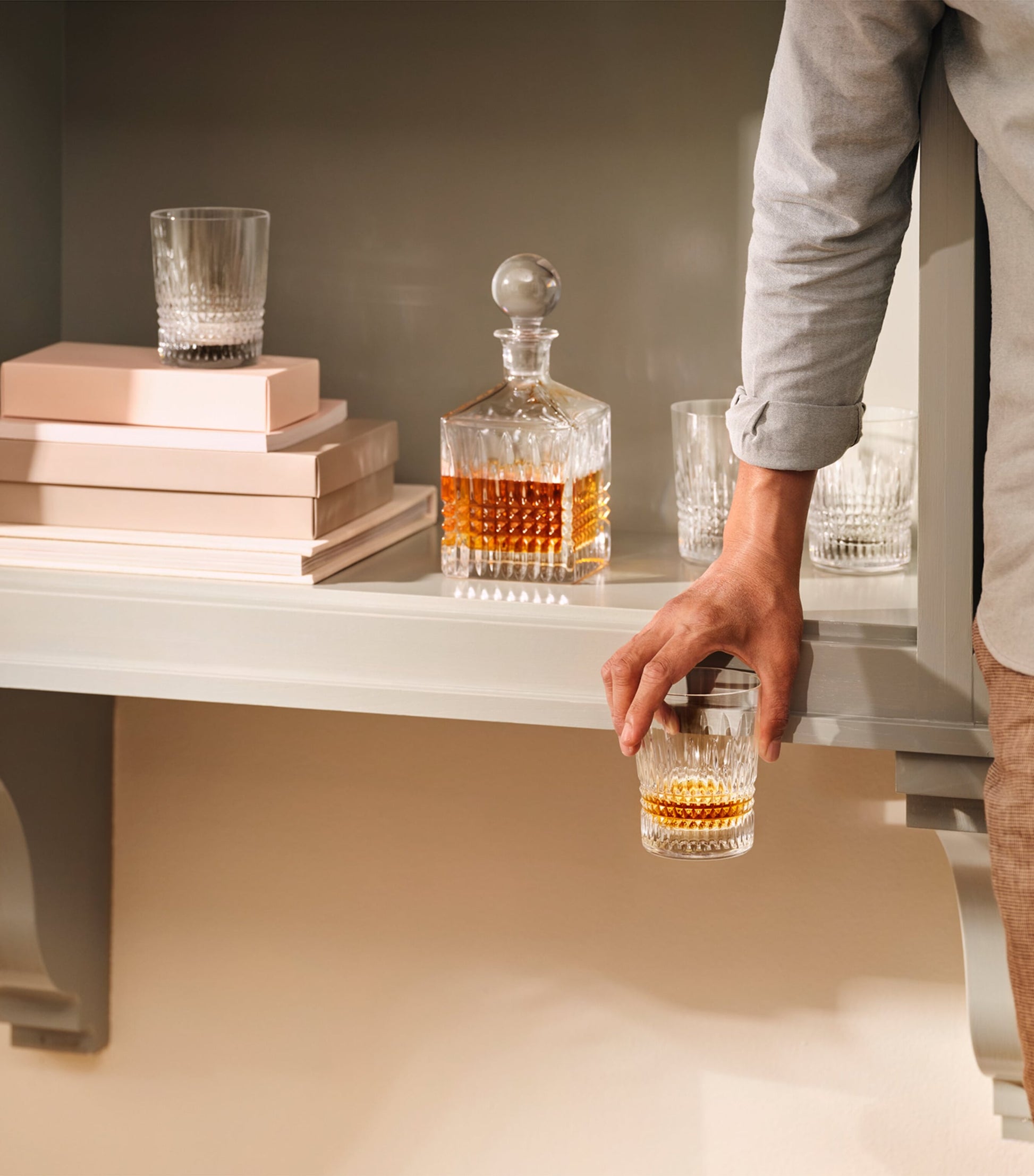 Square Lismore Diamond Decanter (700ml)