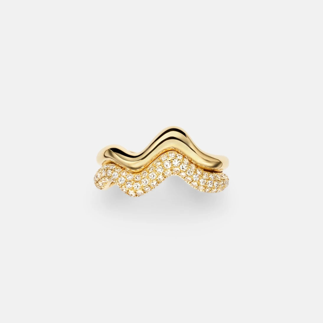 Shay Jewelry - سوار أذن من الذهب عيار 18 قيراطًا مرصّع بالألماس