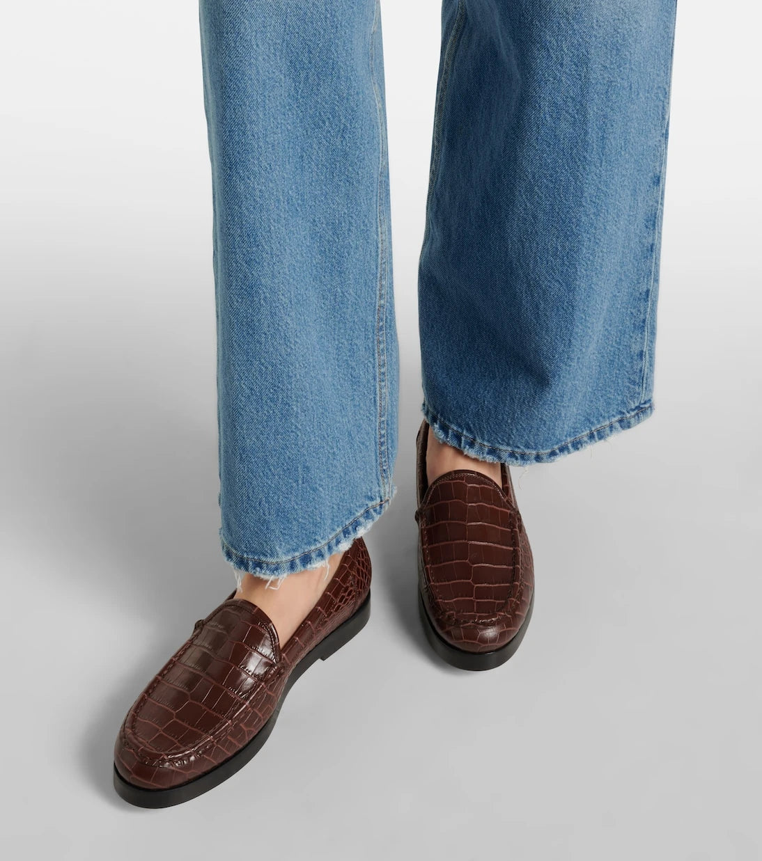 Manolo Blahnik - Dinelio croc-effect leather loafers