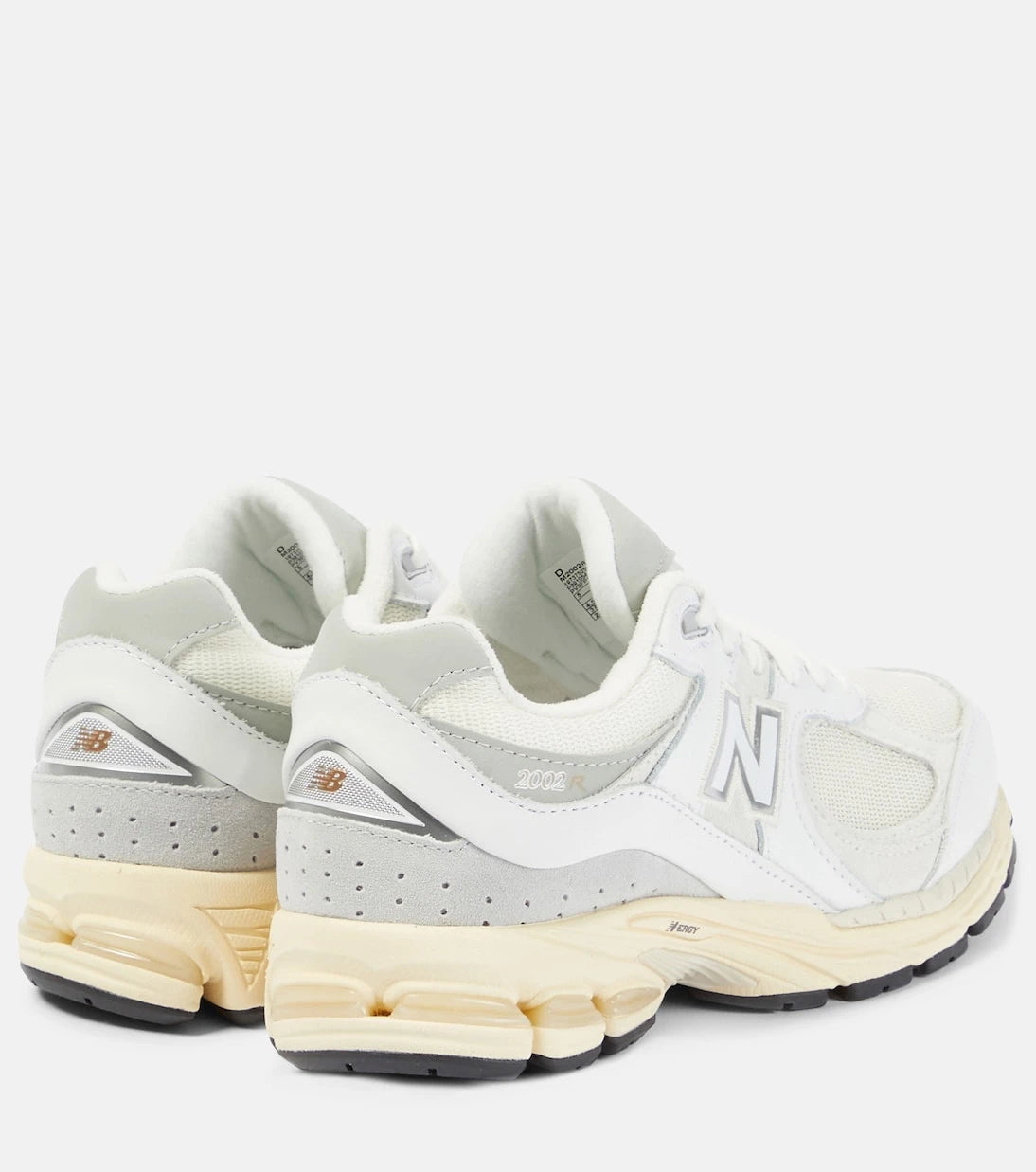 New Balance - حذاء رياضي 2002R بحواف جلدية