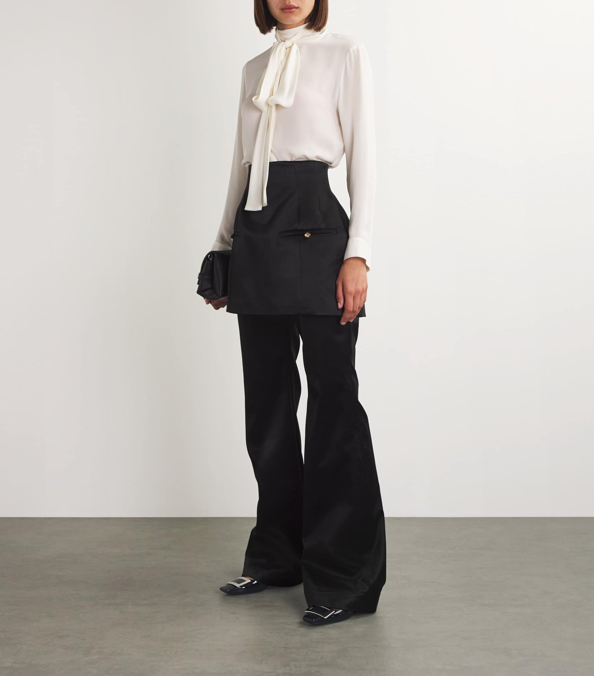 Roger Vivier Black Belle Vivier Trompette Pumps