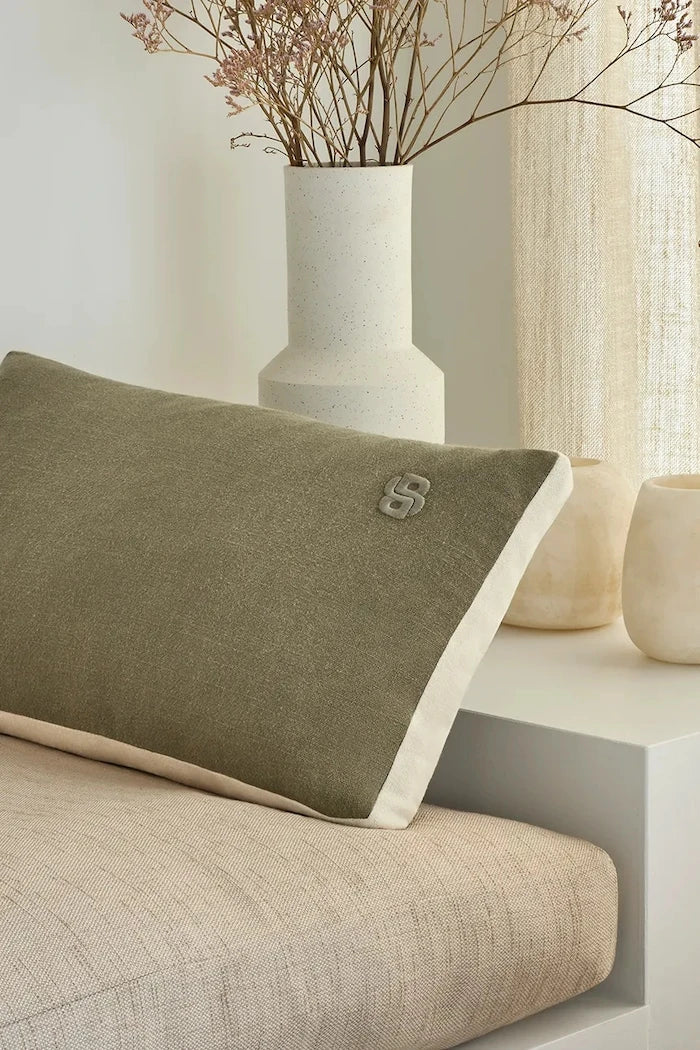BOSS CLAYTON Koyu haki 31 x 55 cm dekoratif keten yastık kılıfı
