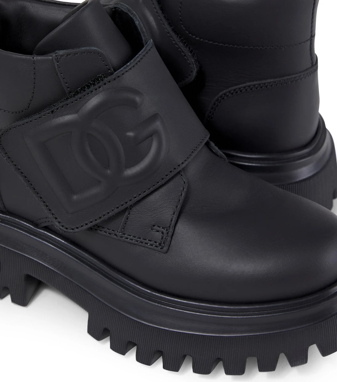 Dolce&Gabbana Kids - حذاء بوت جلد منقوش بشعار DG
