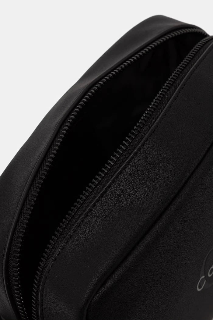 Calvin Klein Erkek Suni Deri Kozmetik Çantası