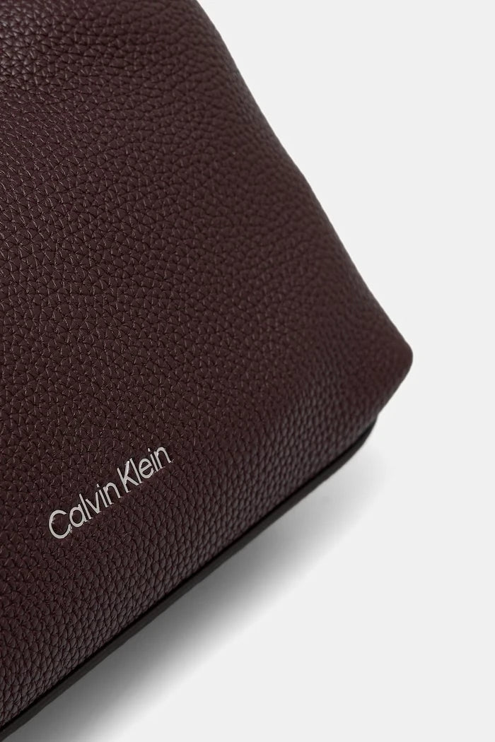 Calvin Klein kadın suni deri hobo çanta